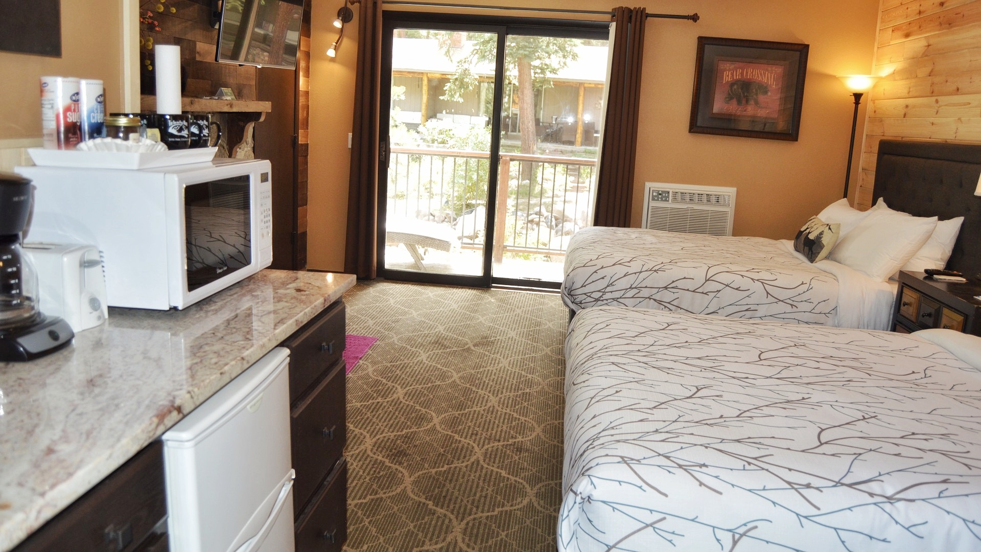 Double Queen Interior
