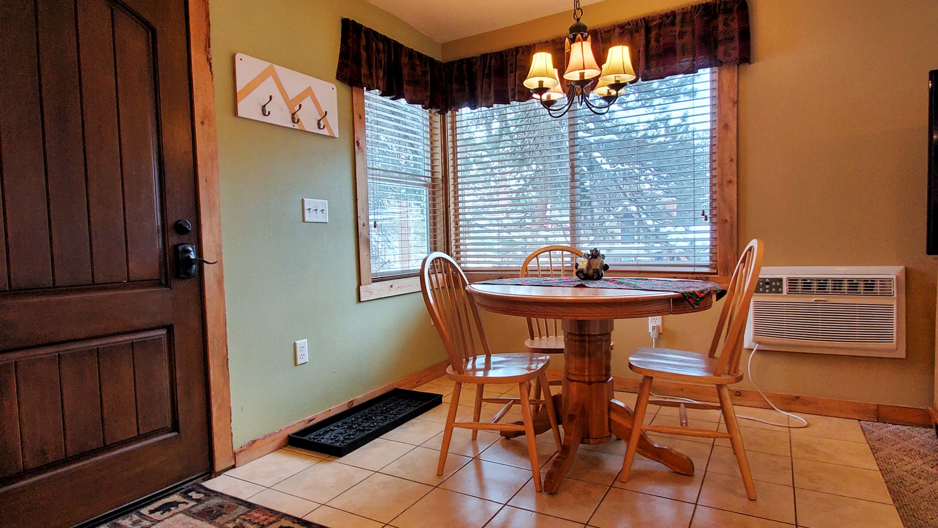 Ponderosa Interior 2